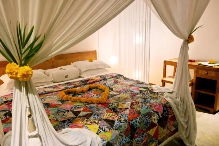 2 Bedrooms Bungalow