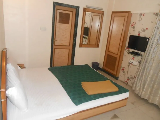 Deluxe Double room with city view