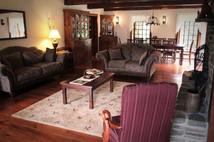 1712 House