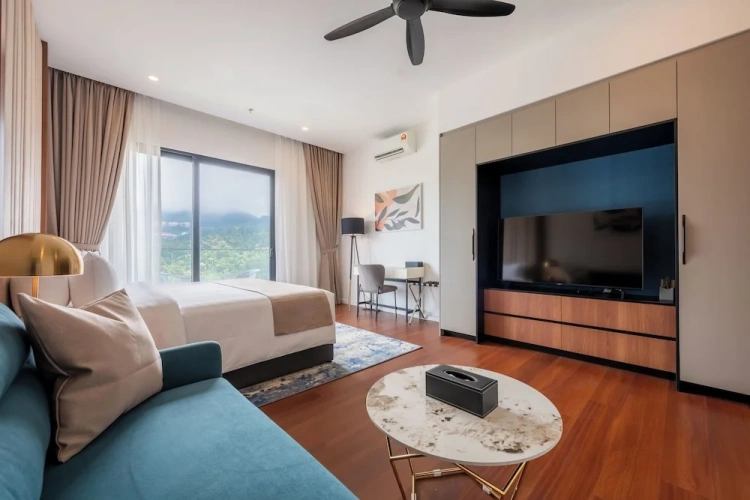 Deluxe Double Suite with balcony
