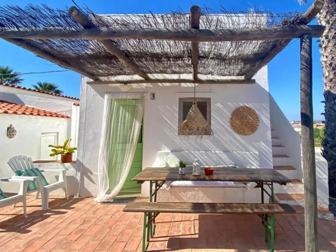 2 Bedrooms Villa