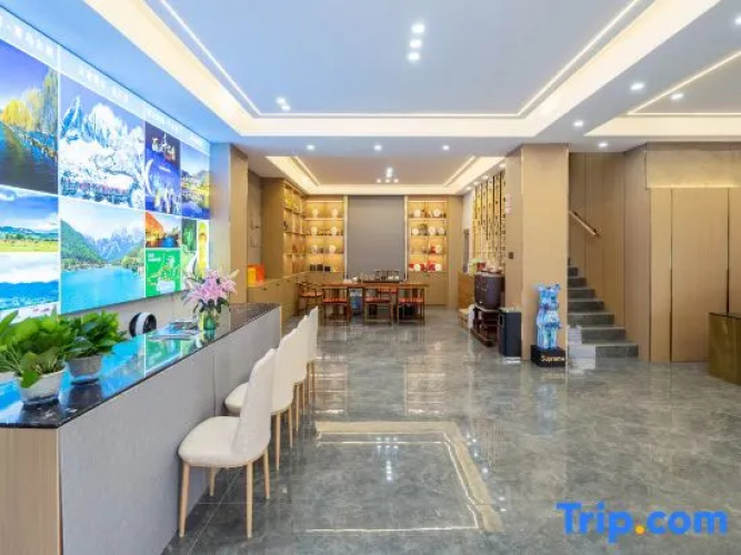 Moon Bay Boutique Hotel
