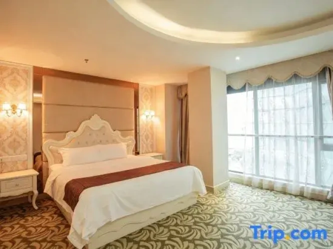 1 Bedroom Deluxe Suite