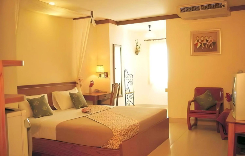 Collection O Howard Square Boutique Hotel