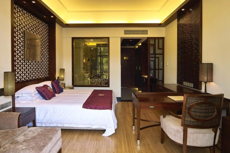 Huanxiu Resort And Spa