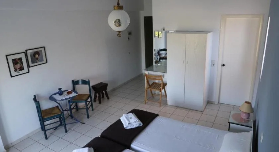 Aris Apartments