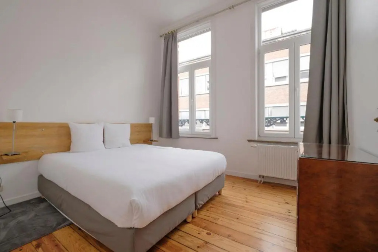 Spacious 2 bedrooms flat between Les étangs d'Ixelles and the University