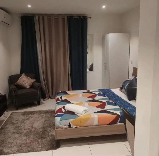 Golden Breeze Suites