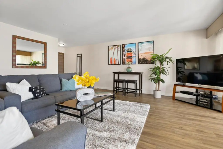 Spacious Waikiki Beach 2BR-Ocean View-Free Parking