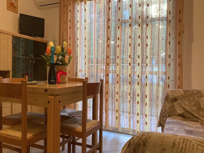 Spacious Apartment for Six-beahost