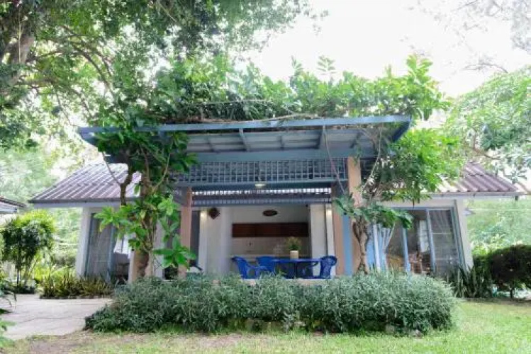 Baan Kratom Tong by the sea