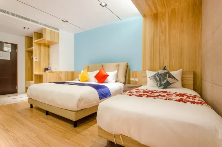 Standard Triple room