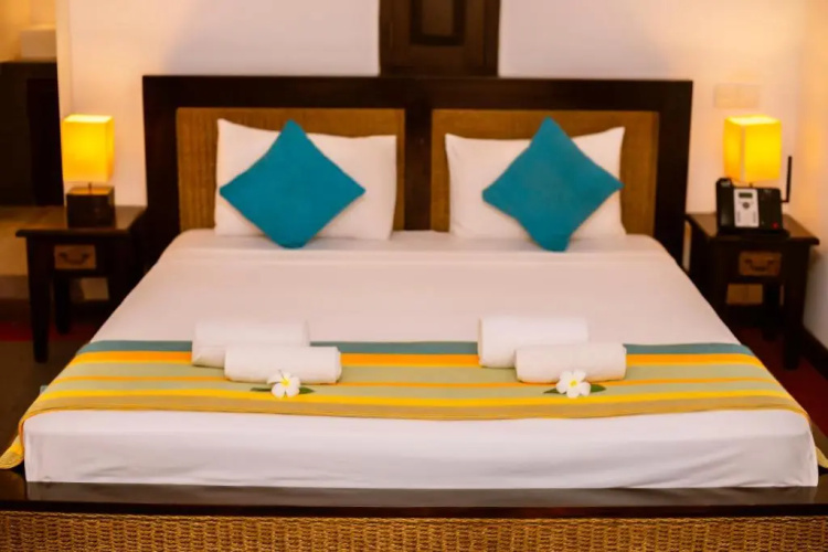 St. Lachlan Hotel & Suites