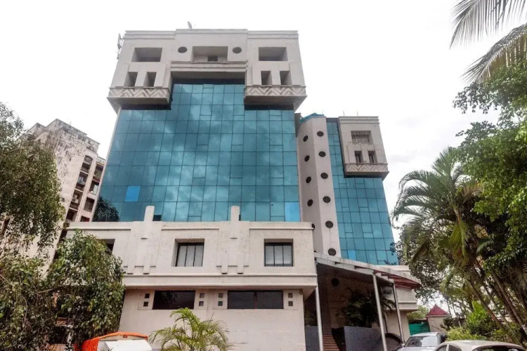 Savoy Suites by OYO Rooms