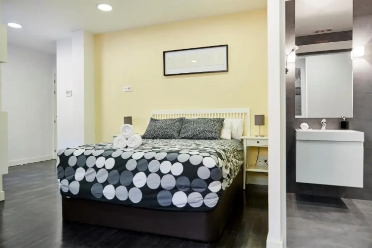 3 Bedrooms Apartment