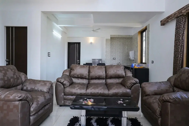 Home Gorgeous 4BHK Lonavala
