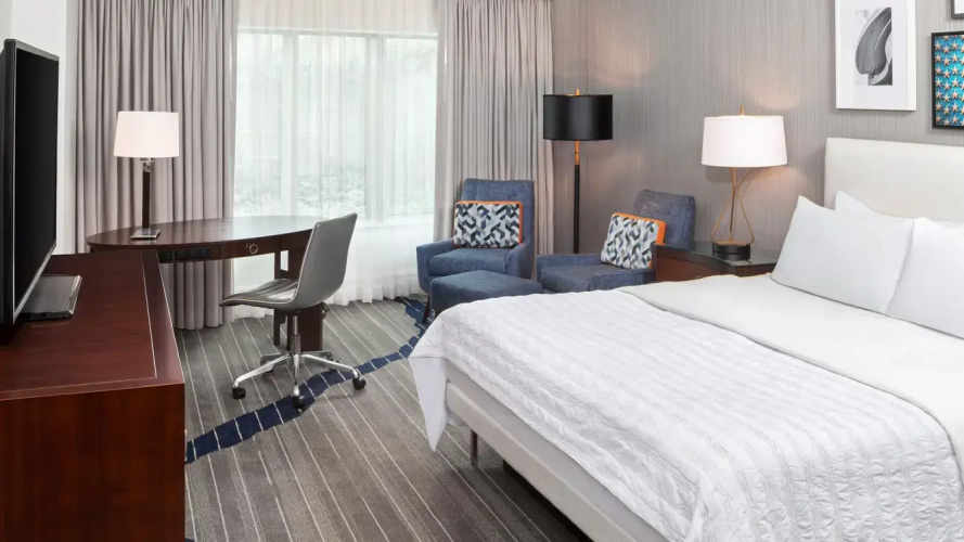 Deluxe Double room with city view