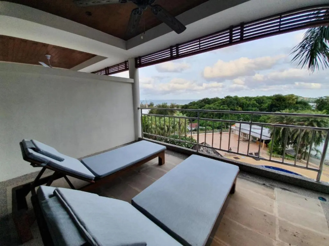Spacious apartment with Ocean view in Panwa