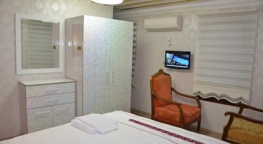 1 Bedroom Economy Studio