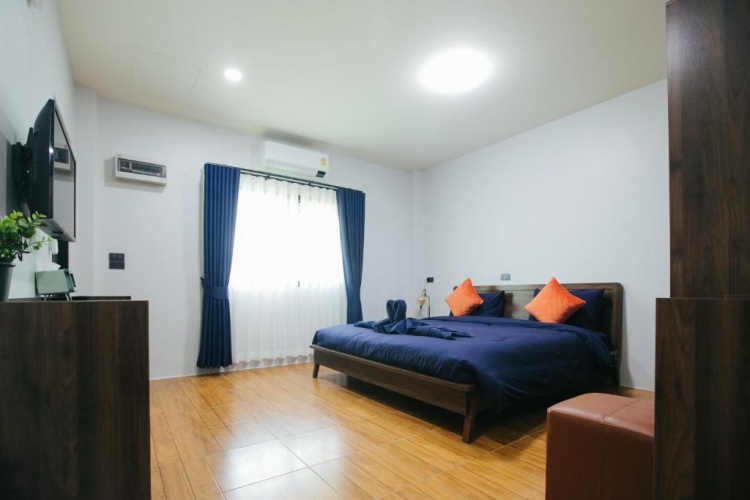 2 Bedrooms Villa