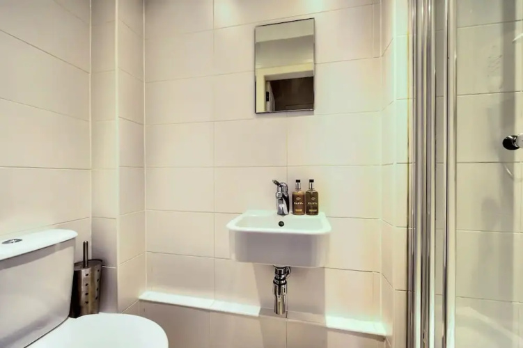 JOIVY 1-Bed Flat In Edinburgh Old Town