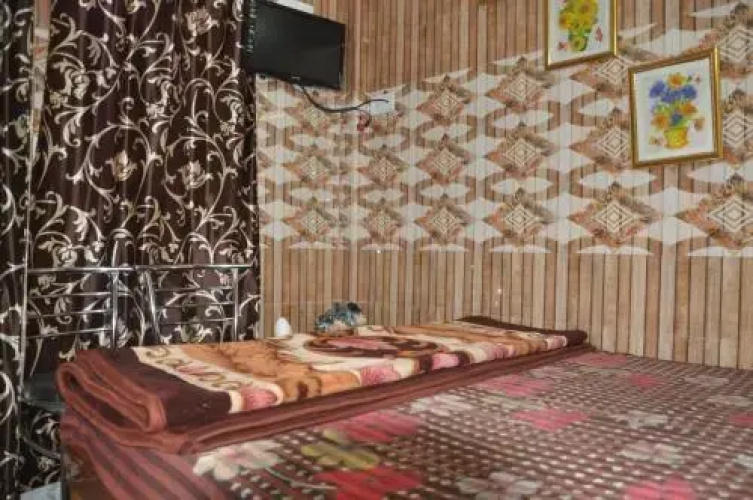 Pari Guest House