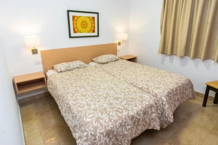 1 Bedroom Apartment with sea view