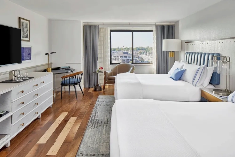 Deluxe Quadruple room