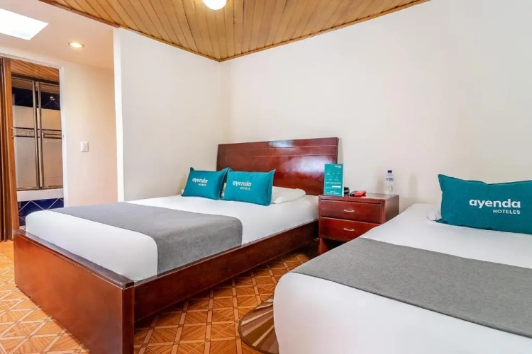 Standard Triple room
