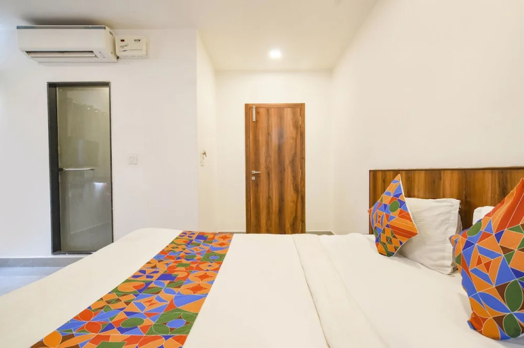 FabHotel The King Palace