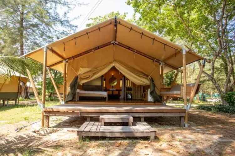 Tent with balcony and beachfront