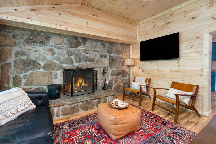 The Rustic Cottage By Avantstay Hot Tub, Fire Pit, Pool Table 5mins To Town - Gatlinburg, TN