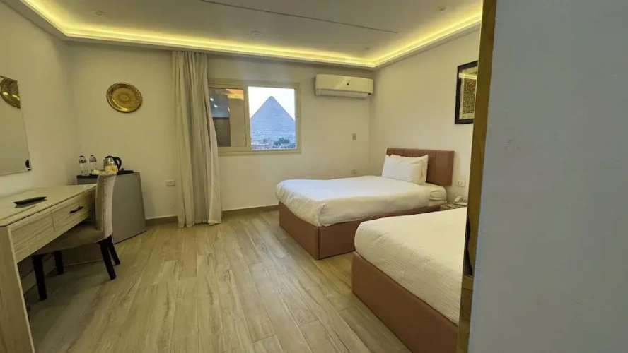 Deluxe Double room with Pyramids View