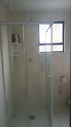Apartamento com Internet e garagem FREE ! PRAIA GRANDE
