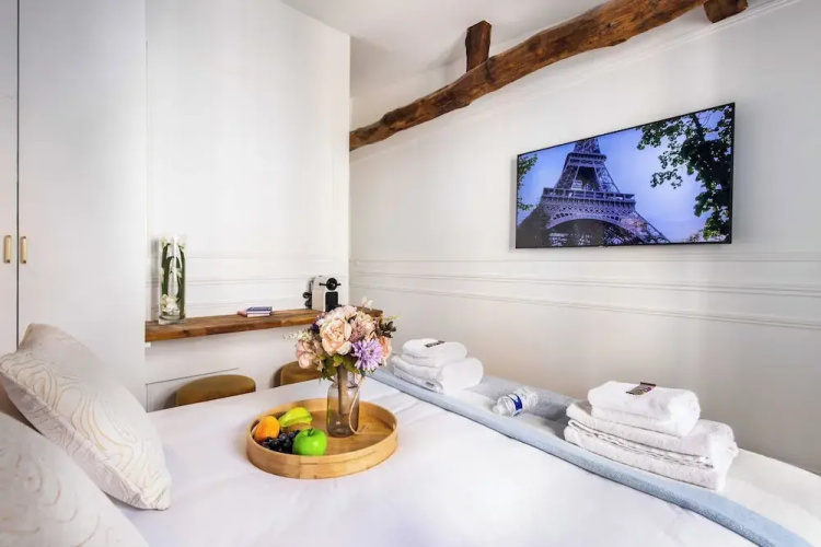 Charming Private Room in Pigalle