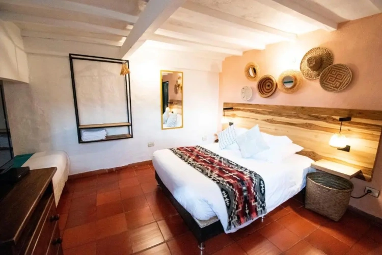 Standard Triple room