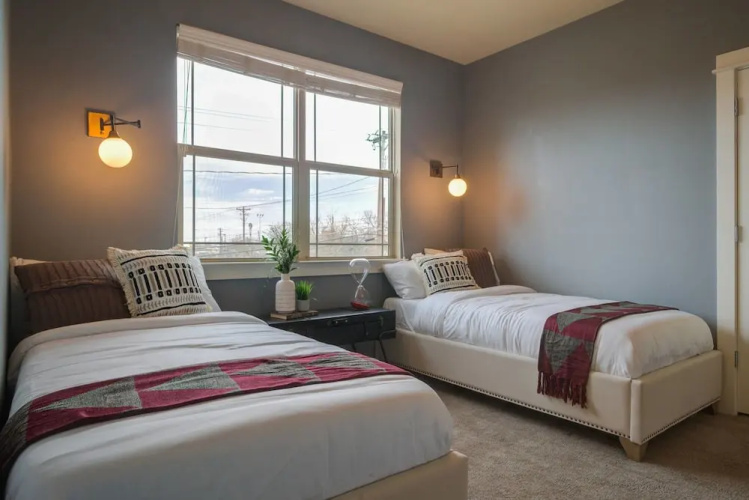 Spacious 3br/3ba Minutes From DT by Domio