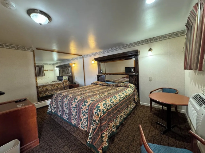 Royal Motel