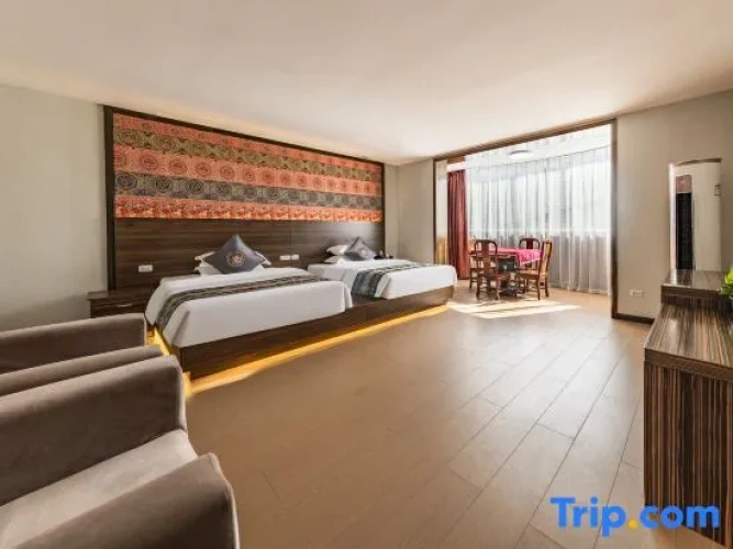 Standard Twin room with view