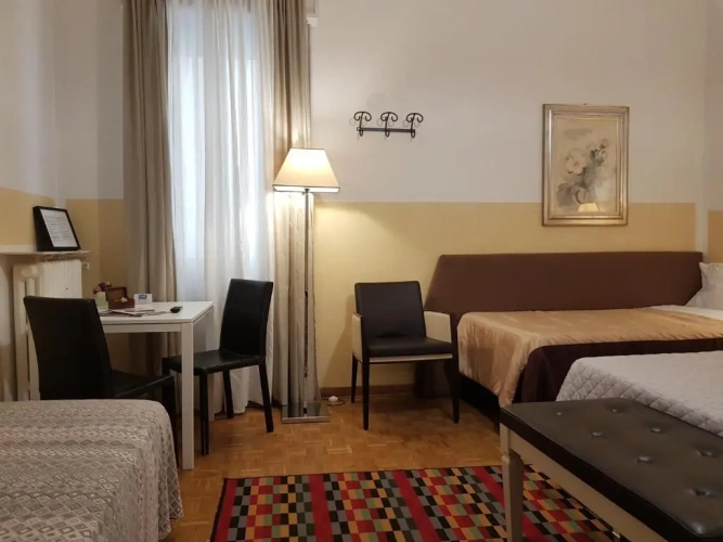 Standard Triple room