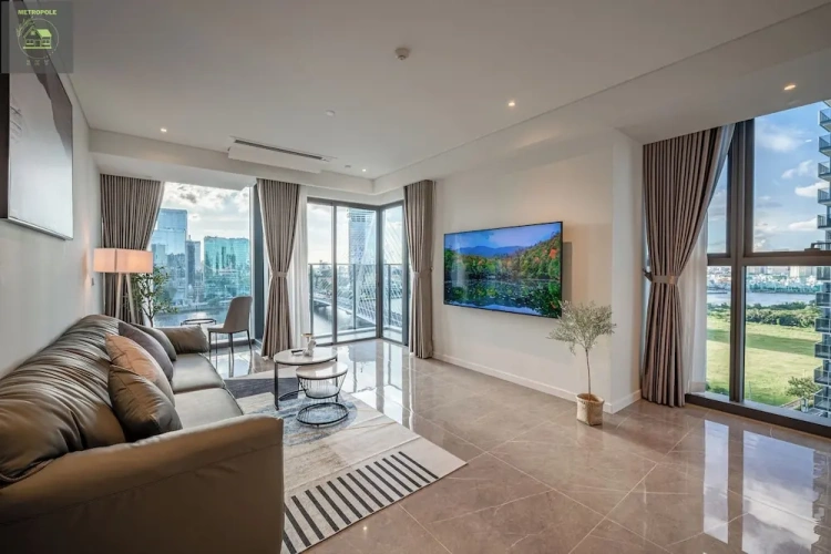 3 Bedrooms Executive Apartment with balcony and with city view