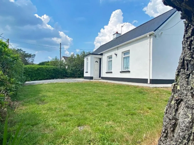 3 Bedrooms Cottage