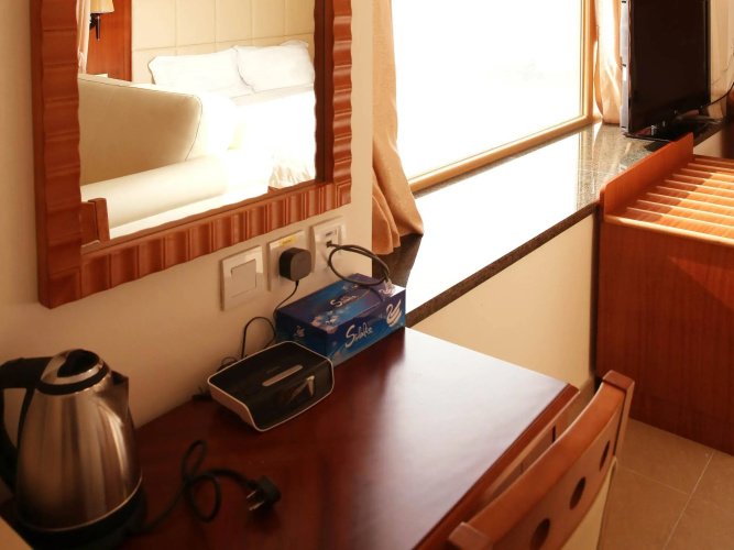 Grand Harbour Hotel