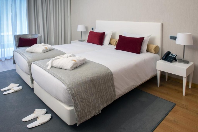 Standard Twin room with balcony