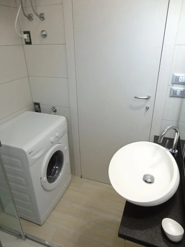 Nice Apartment With Balcony For 6 People - by Beahost Rentals