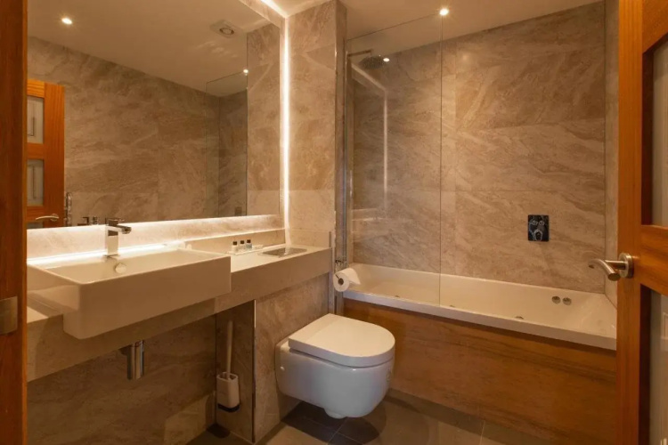 Radstone Hotel