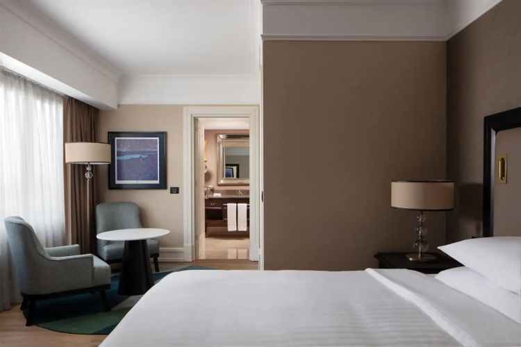 Deluxe Double room with city view