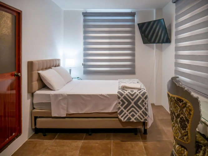 The Royalty Inn ApartmentHotel #1