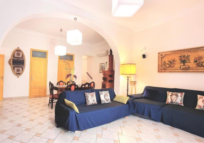 4 Bedrooms Villa with garden view