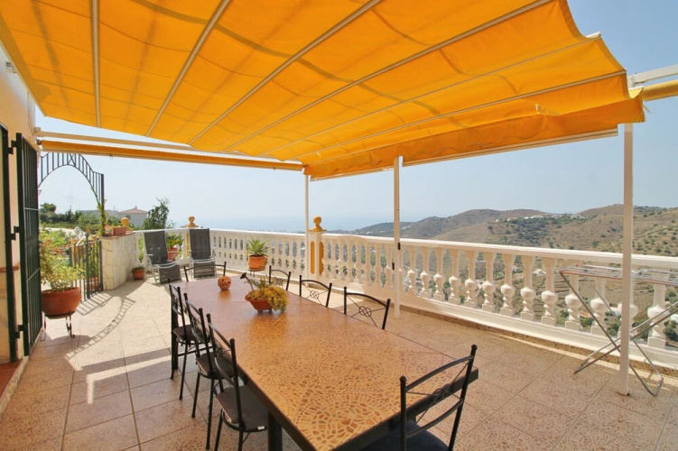 1090 Villa las Flores